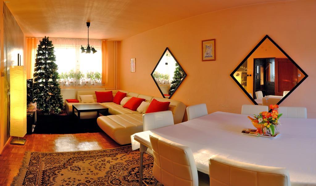 7 Star Wishes Hotel Liptovský Hrádok Екстериор снимка